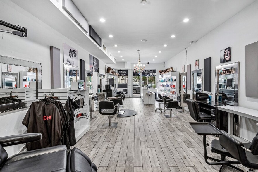 More Photos Of 500-506 Lake Ave, Lake Worth Freestanding For Lease