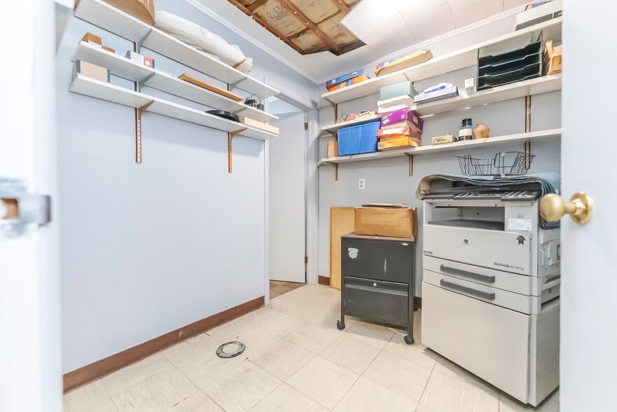 More Photos Of 180 Broadway, Port Ewen Storefront Retail Office For Sale