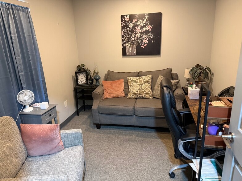 More Photos Of 4749 Odom Rd, Beaumont Office For Sale