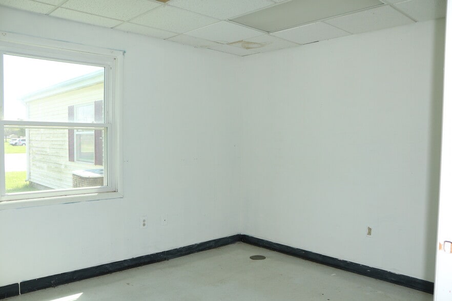 More Photos Of 3001 W Lafayette Ave, Jacksonville Flex For Sale