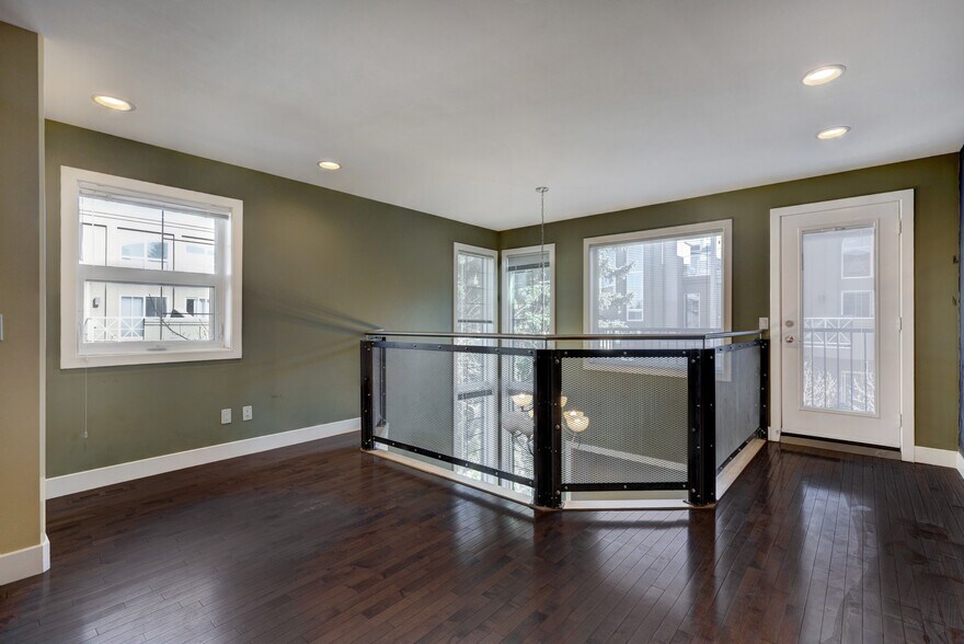 More Photos Of 1812 14A St SW, Calgary Office Residential For Sale