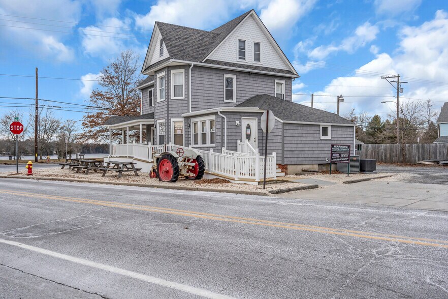 More Photos Of 59 N Main St, Manahawkin Freestanding For Sale