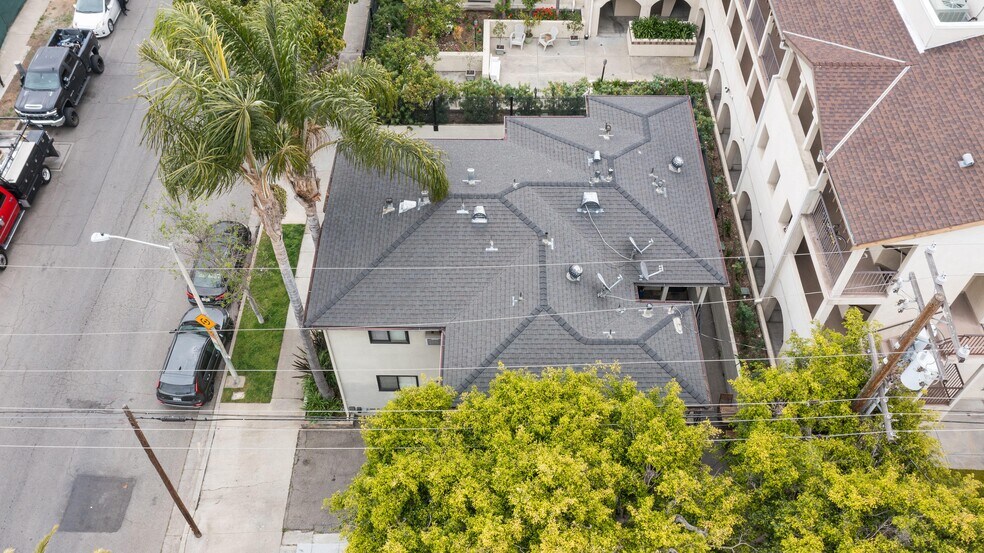 More Photos Of 7154 Lexington Ave, West Hollywood Apartments For Sale