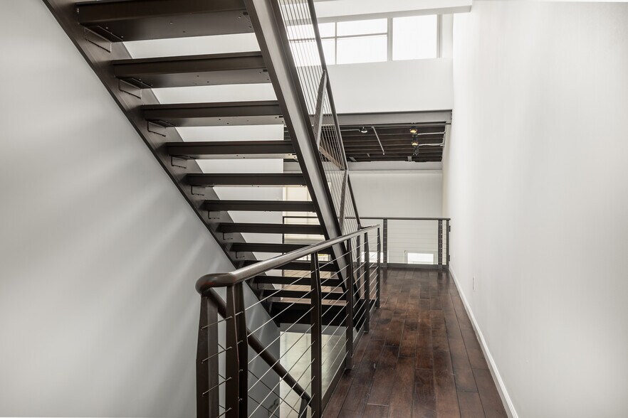 More Photos Of 2100 Abbot Kinney Blvd, Venice Office For Lease