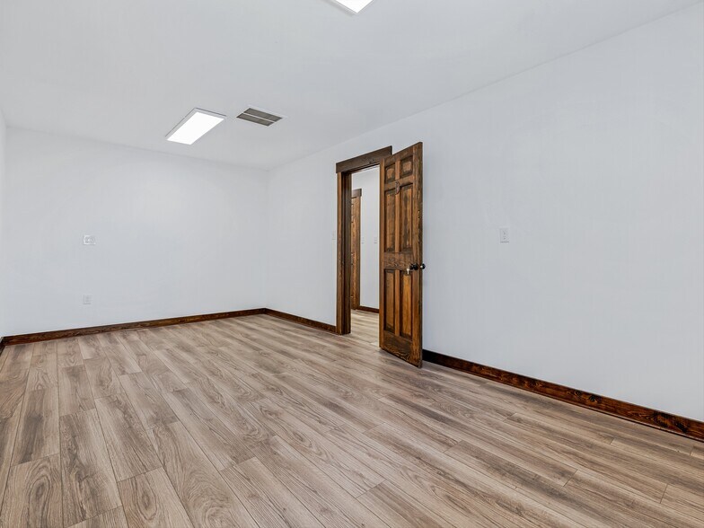 More Photos Of 5 Doctors Park, Asheville Medical For Lease