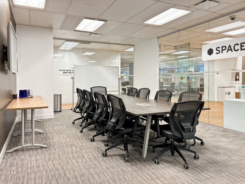 More Photos Of 325 Front St W, Toronto Coworking Space