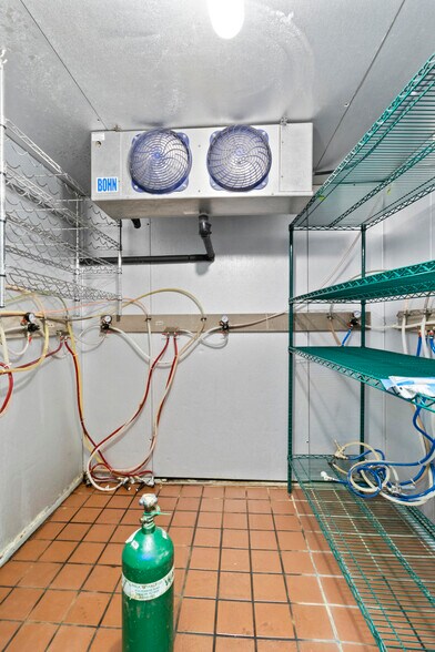 More Photos Of 700 S 5th St, Philadelphia Apartments For Sale