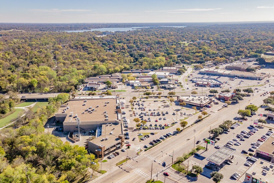 More Photos Of 6740-6780 Abrams Rd, Dallas Unknown For Lease