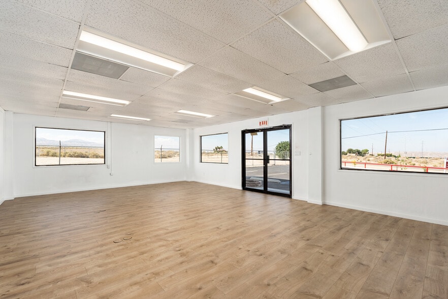 More Photos Of 1589 Kern St, Taft Warehouse For Sale