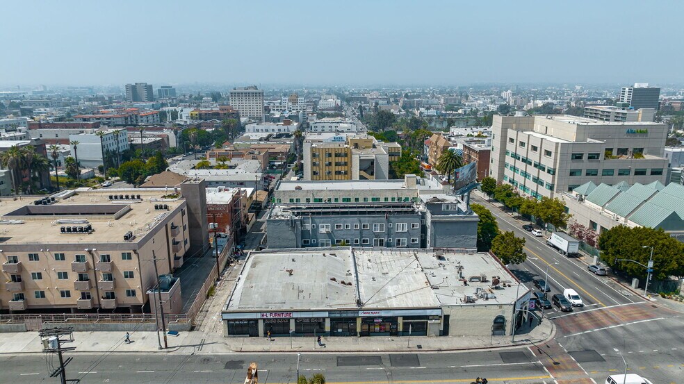More Photos Of 2020-2028 W 3rd St, Los Angeles Storefront For Lease
