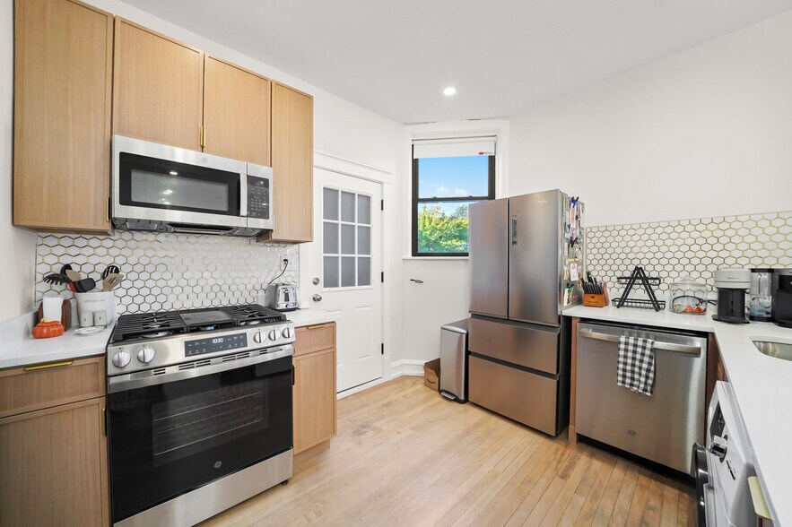 More Photos Of 4636 N Hamilton Ave, Chicago Multifamily For Sale