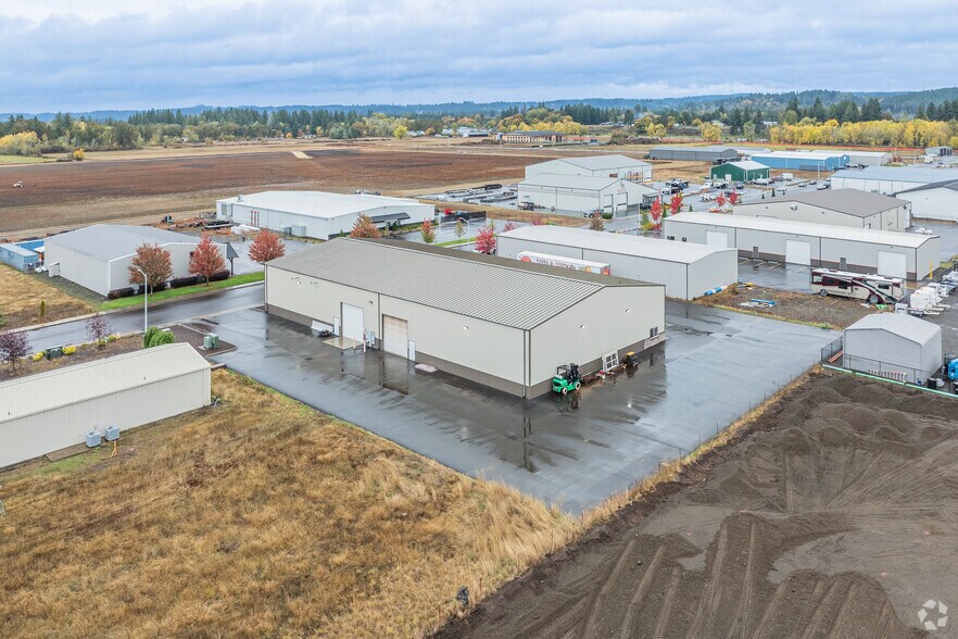 More Photos Of 1160 NW Noble Dr, Estacada Distribution For Lease