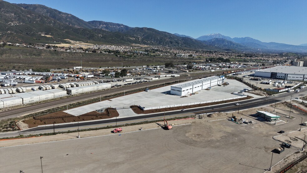 More Photos Of 19472 Cajon Blvd, San Bernardino Truck Terminal For Lease
