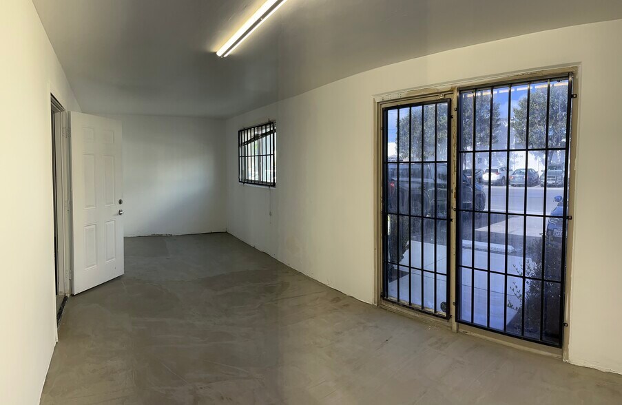 More Photos Of 2413 S Broadway, Santa Ana Manufacturing For Lease
