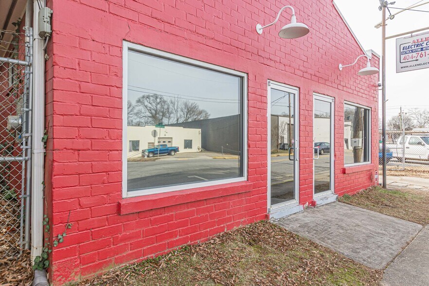 Primary Photo Of 614 King Arnold St, Hapeville Storefront Retail Office For Sale