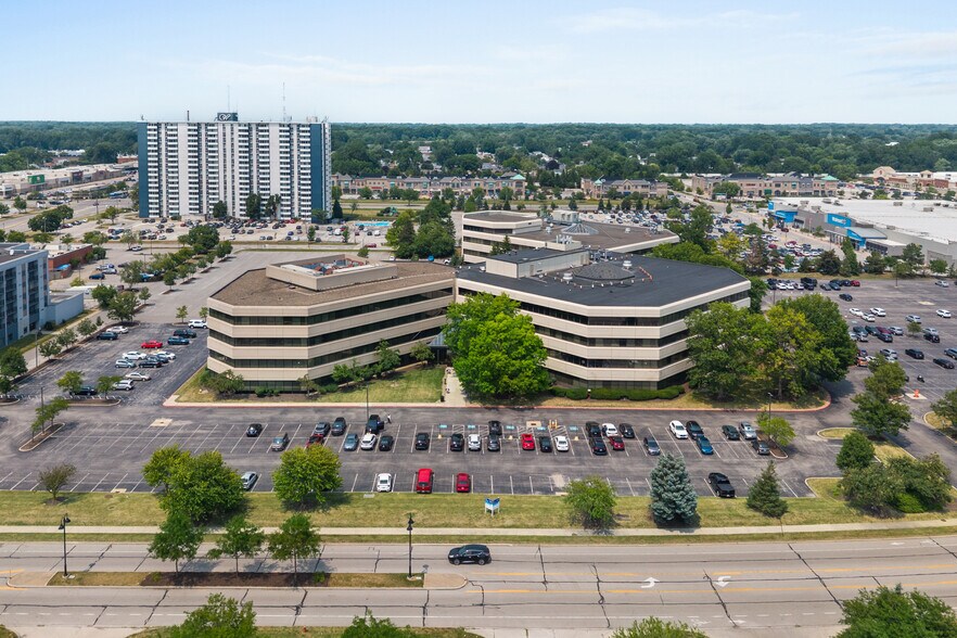 Primary Photo Of 24950-25000 Country Club Blvd, North Olmsted Unknown For Lease
