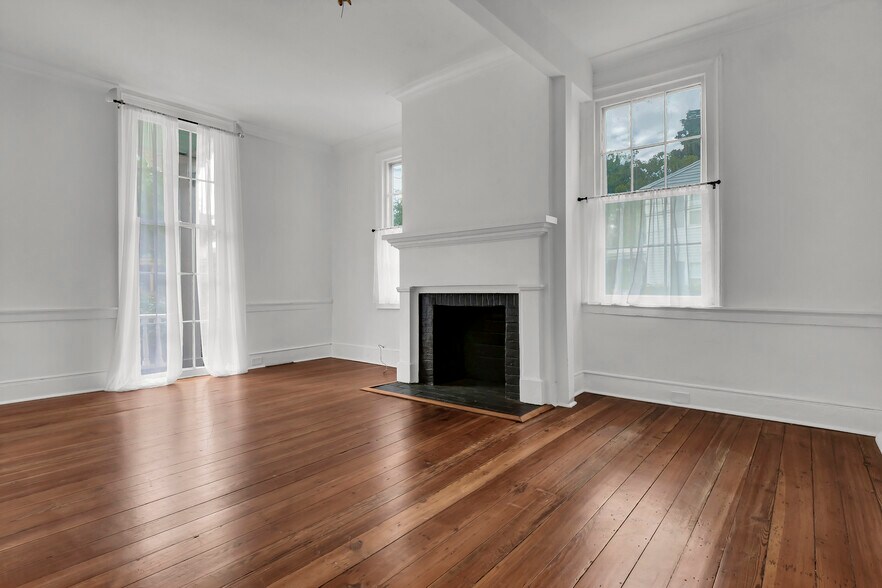 More Photos Of 12 N 5th Ave, Wilmington Office Residential For Sale
