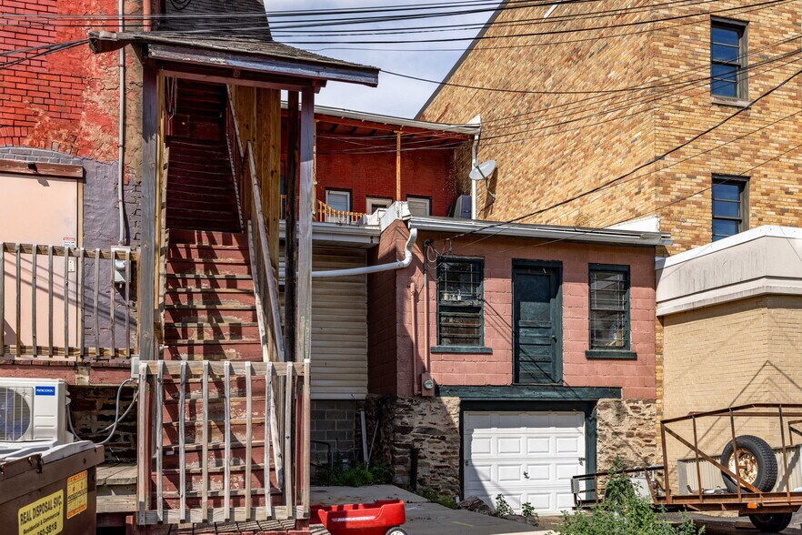 More Photos Of 23 W Main St, Canton Flex For Sale