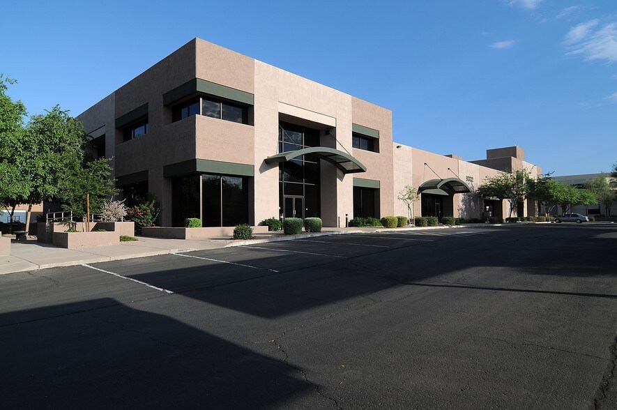 More Photos Of 9332 N 95th Way, Scottsdale Showroom For Lease