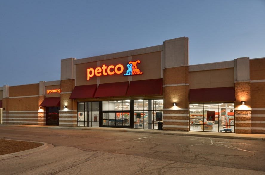 More Photos Of 3851-3873 E Main St, St Charles General Retail For Sale