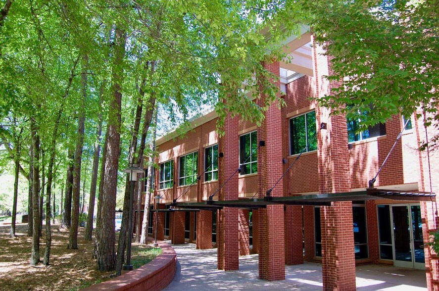 More Photos Of 403 Westpark Ct, Peachtree City Office For Lease