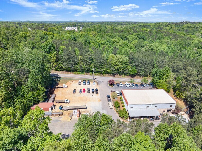 More Photos Of 3917 Old Flowery Branch Rd, Oakwood Flex For Lease