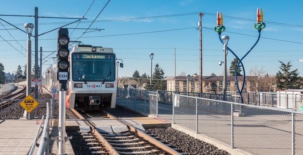 More Photos Of 9236 SE Woodstock Blvd, Portland Storefront Retail Residential For Lease