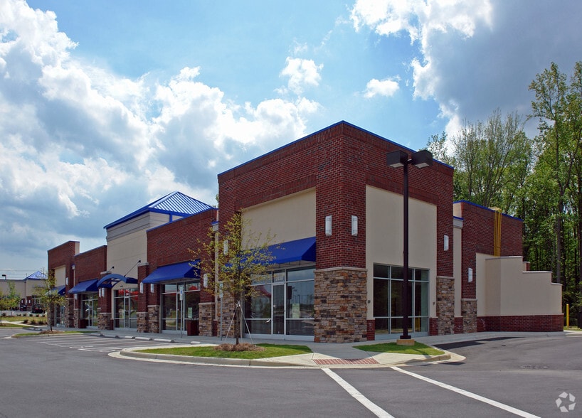 More Photos Of 2538-2546 Somerset Center Dr, Winston-Salem Storefront For Lease