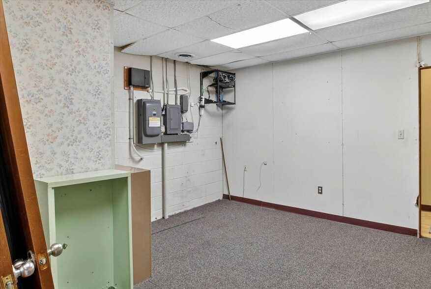 More Photos Of 820 N Pine River St, Ithaca Healthcare For Sale