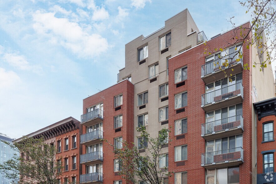 More Photos Of 556 State St, Brooklyn Parking Garage For Sale