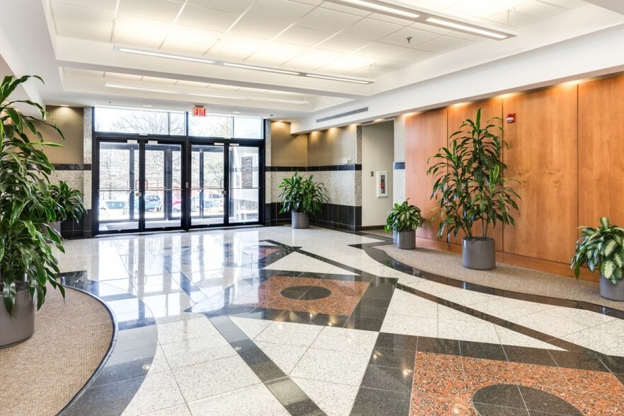 More Photos Of 6910 Richmond Hwy, Alexandria Office For Lease