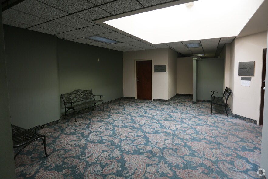 More Photos Of 1600 E Florida Ave, Hemet Office For Sale