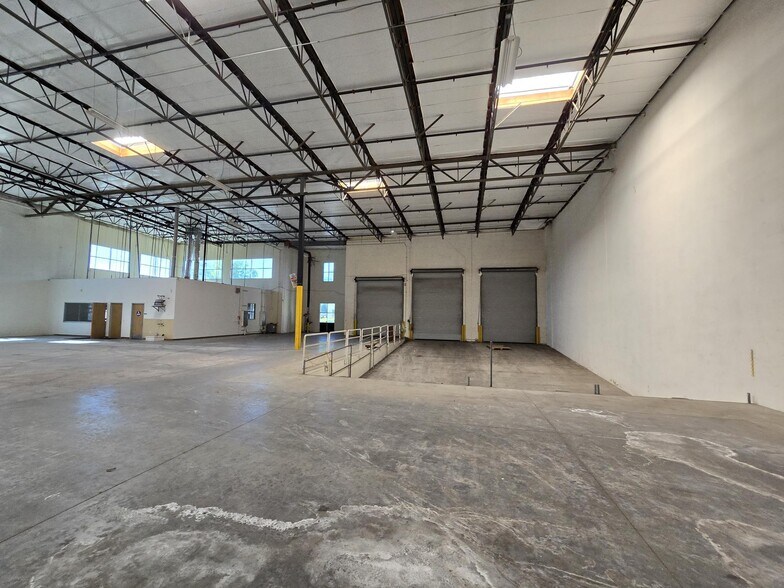 More Photos Of 1495 S Campus Ave, Ontario Warehouse For Lease