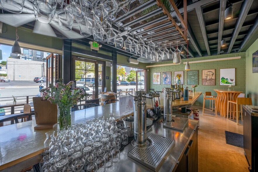 More Photos Of 2130 India St, San Diego Storefront Retail Residential For Lease