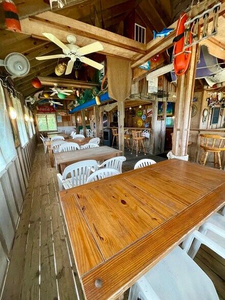 More Photos Of 25202 Island Pines Dr, Waves Restaurant For Sale