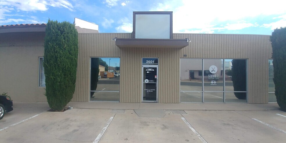 More Photos Of 2601 N Stockton Hill Rd, Kingman Office For Lease