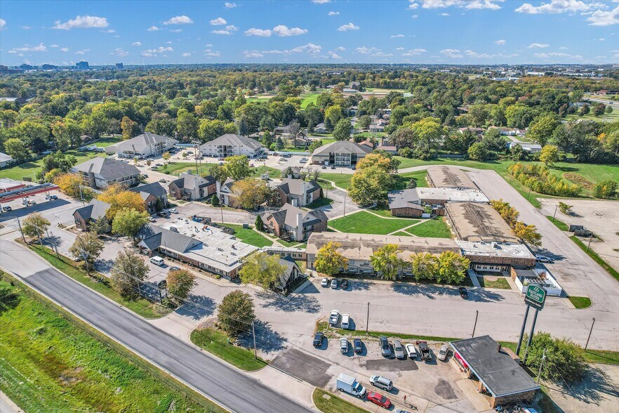 More Photos Of 1907 N Cunningham Ave, Urbana Hotel For Sale