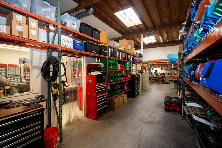 More Photos Of 802-812 W Washington Ave, Escondido Service For Sale