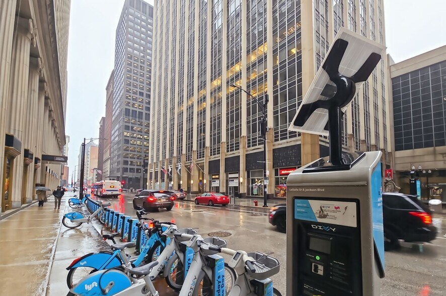 More Photos Of 111 W Jackson Blvd, Chicago Coworking Space