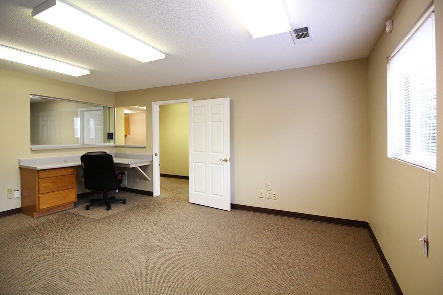 More Photos Of 5154 Stage Rd, Memphis Medical For Lease