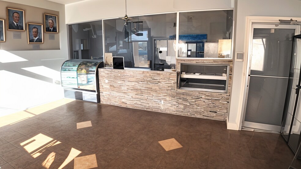 More Photos Of 5625 Reisterstown Rd, Baltimore Restaurant For Sale