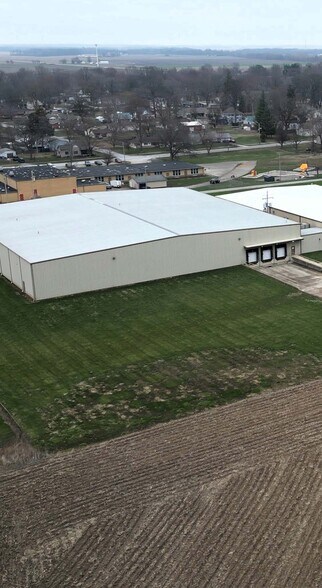 More Photos Of 100 Trowbridge Rd, Neoga Warehouse For Sale