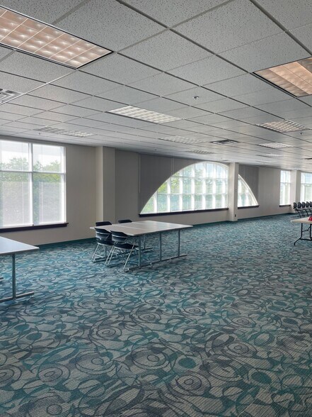 More Photos Of 400 3rd St SE, Canton Office For Lease