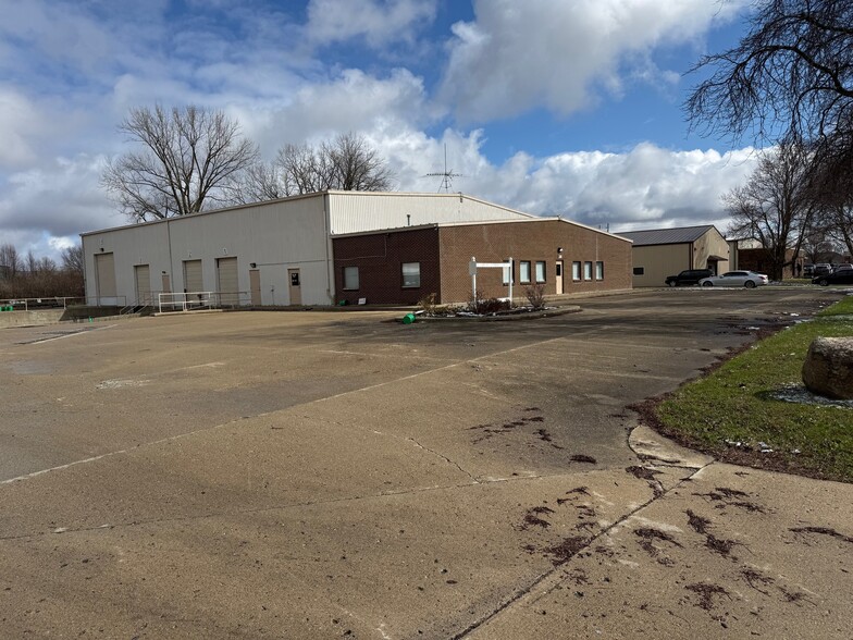 Primary Photo Of 100 Creasy Ct, Lafayette Industrial For Lease