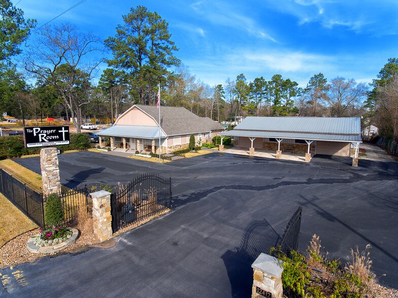 More Photos Of 12412 FM 2854 Rd, Conroe Showroom For Sale