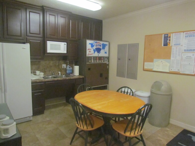 More Photos Of 3030 University Dr E, College Station Medical For Lease