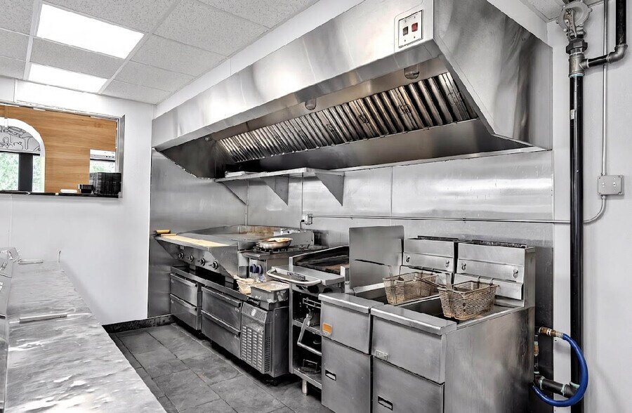 More Photos Of 24737 W 8 Mile Rd, Detroit Restaurant For Sale