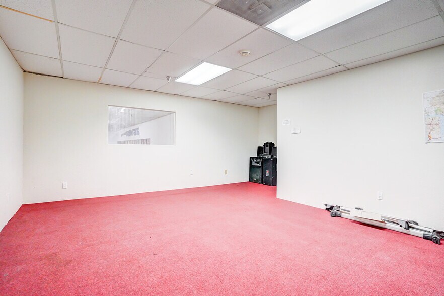 More Photos Of 950 S Central Ave, Compton Schools For Sale