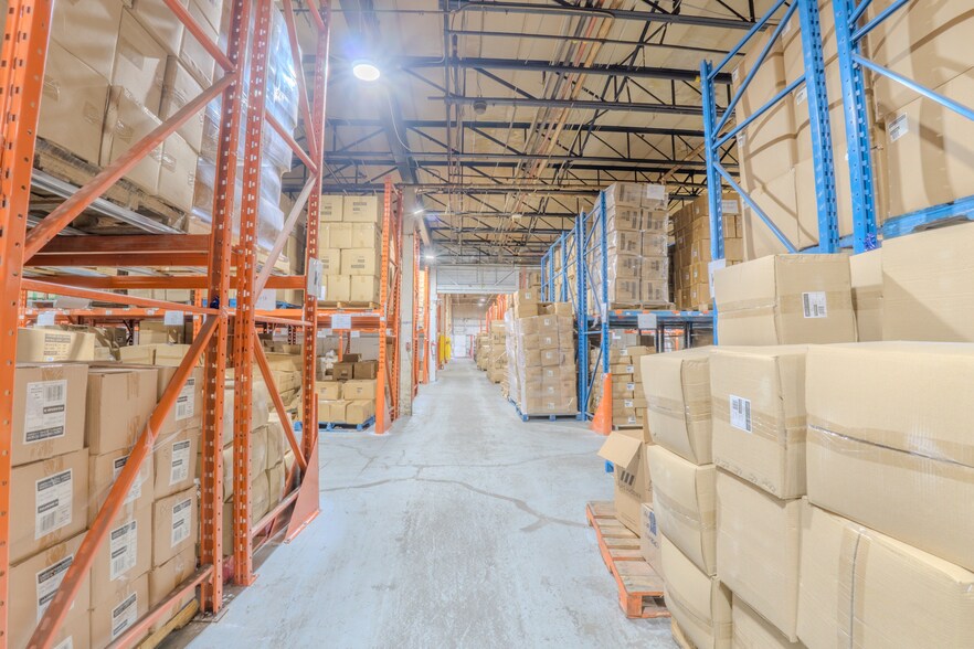 More Photos Of 181 Av Oneida, Pointe-claire Industrial For Sale