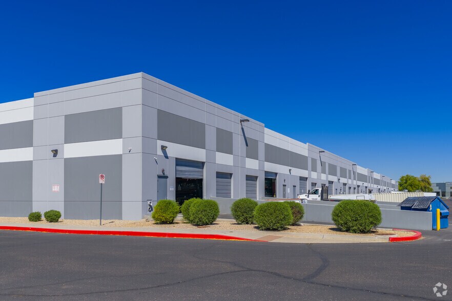 More Photos Of 13765 W Auto Dr, Goodyear Distribution For Lease